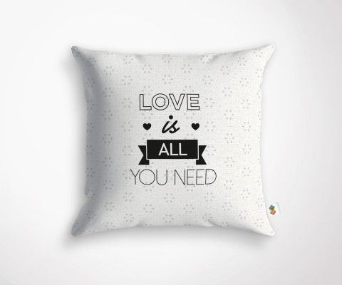 Coussin LOVE IS ALL YOU NEED - 45x45cm